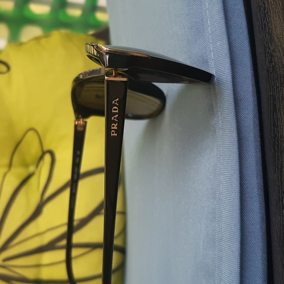 Prada sunglasses polarized - Picture 2 of 4